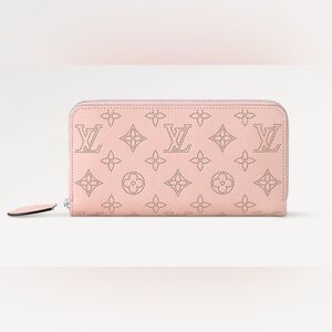 BNIB Louis Vuitton Mahina Zip Wallet in Pink Jasmine
